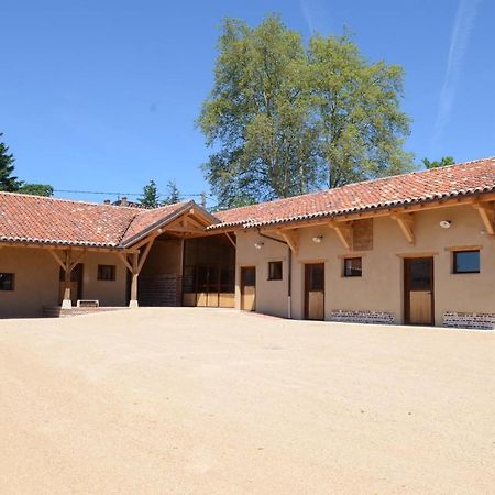 Villa Ancien Haras Refait A Neuf A 3 Km De Vonnas Exterior foto
