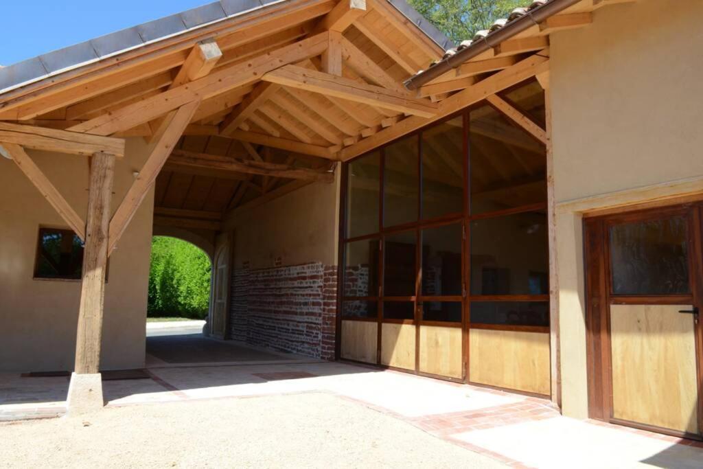 Villa Ancien Haras Refait A Neuf A 3 Km De Vonnas Exterior foto