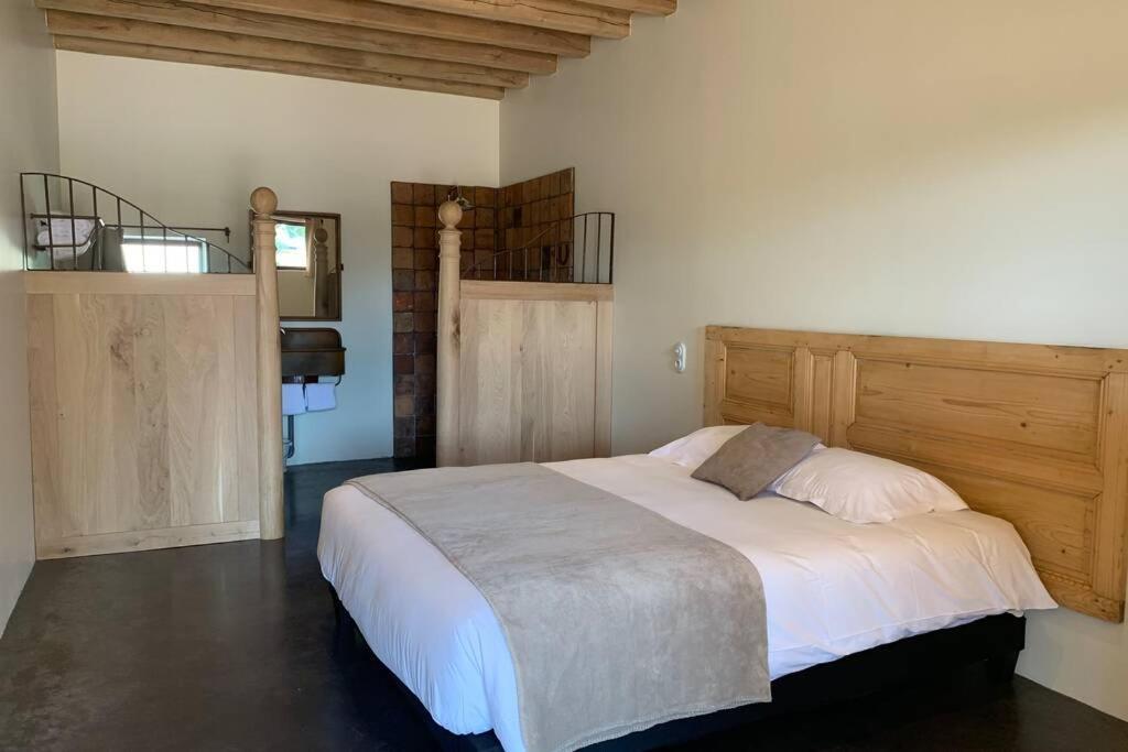 Villa Ancien Haras Refait A Neuf A 3 Km De Vonnas Exterior foto